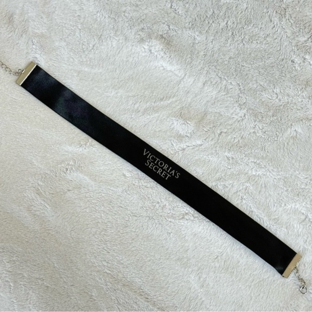 RARE Vintage Victoria’s Secret Black Satin Logo Choker Necklace One Size Adjust - Picture 6 of 7